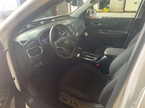 2GNAXJEV3L6228443 2020 CHEVROLET EQUINOX - Image 2