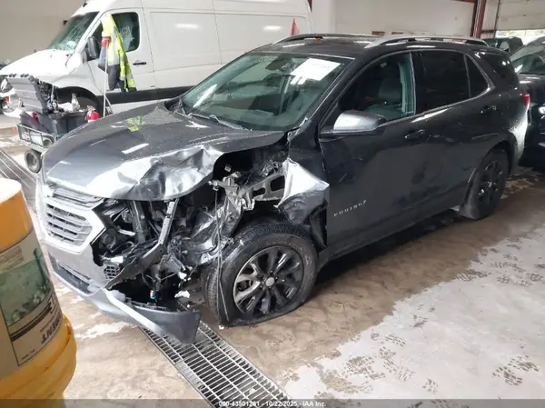 2GNAXJEV4J6246611 2018 CHEVROLET EQUINOX - Image 2
