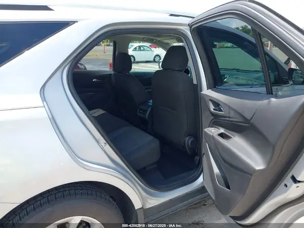 2GNAXJEV4J6273744 2018 CHEVROLET EQUINOX - Image 8