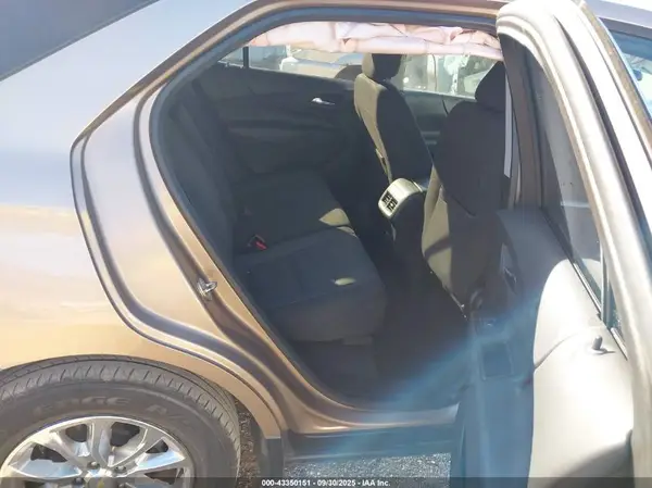 2GNAXJEV4J6277812 2018 CHEVROLET EQUINOX - Image 8