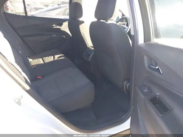 2GNAXJEV4J6338916 2018 CHEVROLET EQUINOX - Image 8