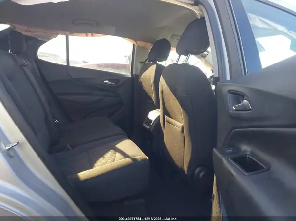 2GNAXJEV5J6187682 2018 CHEVROLET EQUINOX - Image 8