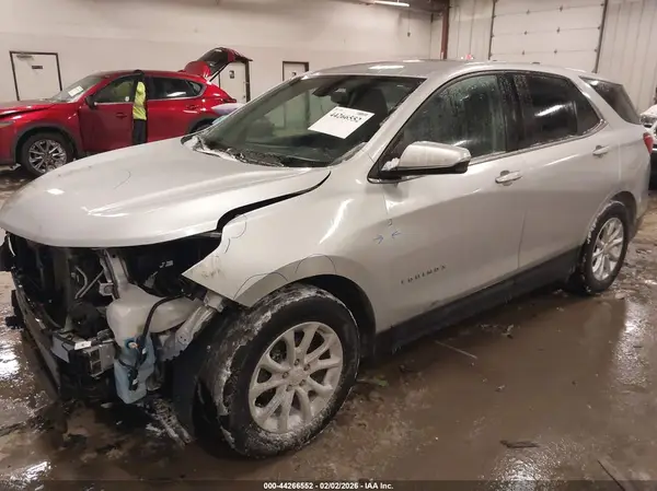 2GNAXJEV5J6281481 2018 CHEVROLET EQUINOX - Image 2