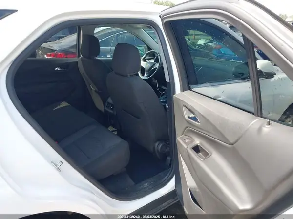 2GNAXJEV5J6304094 2018 CHEVROLET EQUINOX - Image 8
