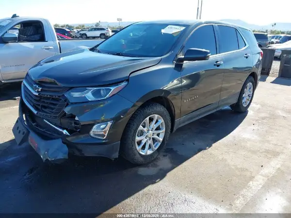 2GNAXJEV6J6246075 2018 CHEVROLET EQUINOX - Image 2
