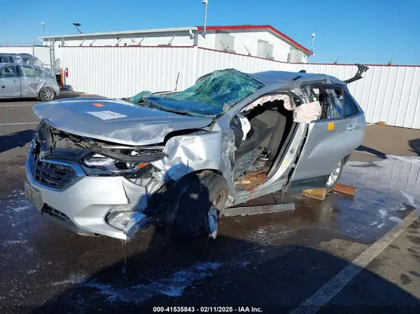 2GNAXJEV6J6332843 2018 CHEVROLET EQUINOX - Image 2