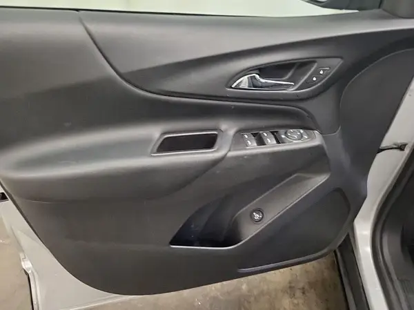 2GNAXJEV6K6260690 2019 CHEVROLET EQUINOX - Image 2