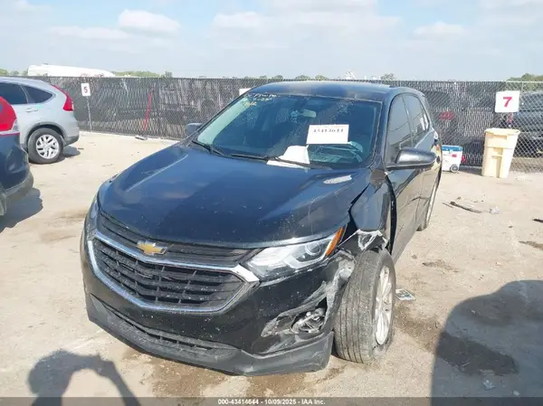 2GNAXJEV7J6233626 2018 CHEVROLET EQUINOX - Image 2