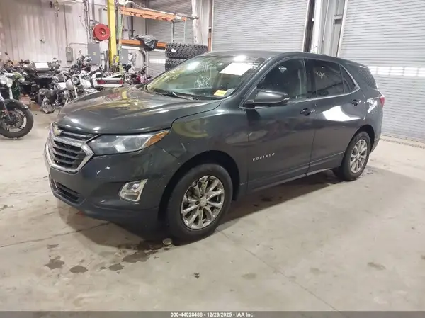 2GNAXJEV8J6108618 2018 CHEVROLET EQUINOX - Image 2