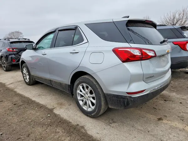 2GNAXJEV8J6112782 2018 CHEVROLET EQUINOX - Image 2