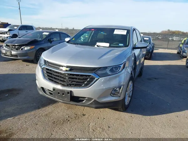 2GNAXJEV8J6200487 2018 CHEVROLET EQUINOX - Image 2