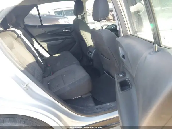 2GNAXJEV8J6200487 2018 CHEVROLET EQUINOX - Image 8