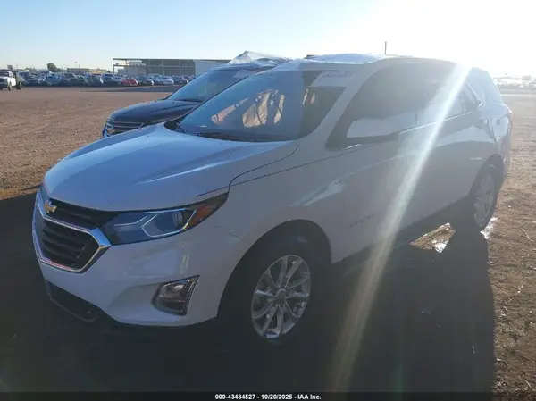 2GNAXJEV8J6259121 2018 CHEVROLET EQUINOX - Image 2