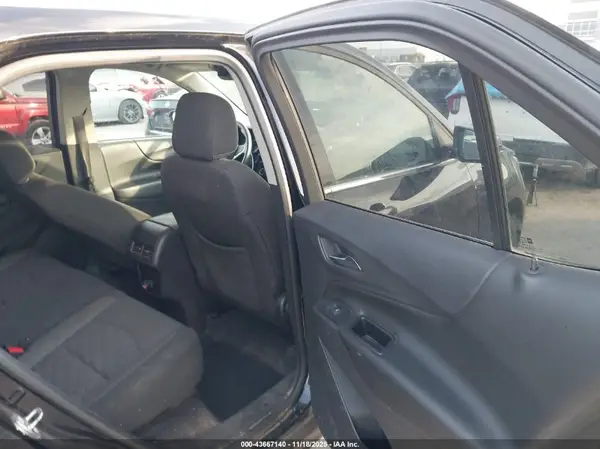 2GNAXJEV8J6266019 2018 CHEVROLET EQUINOX - Image 8