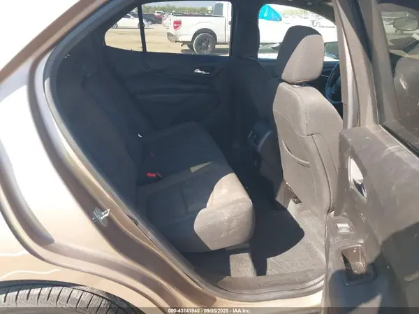 2GNAXJEV8J6284049 2018 CHEVROLET EQUINOX - Image 8