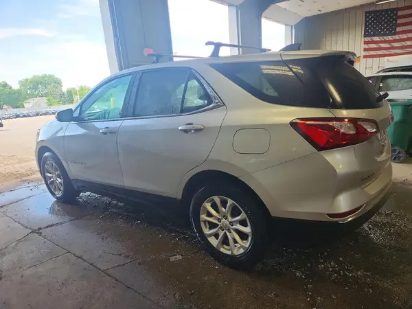 2GNAXJEV9J6213216 2018 CHEVROLET EQUINOX - Image 2