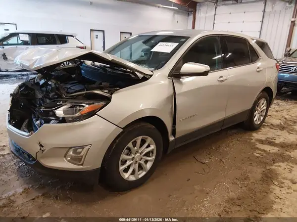2GNAXJEV9J6249360 2018 CHEVROLET EQUINOX - Image 2