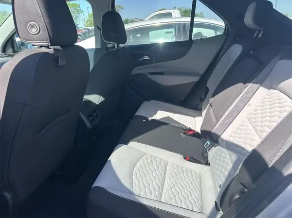 2GNAXJEV9M6106137 2021 CHEVROLET EQUINOX - Image 2