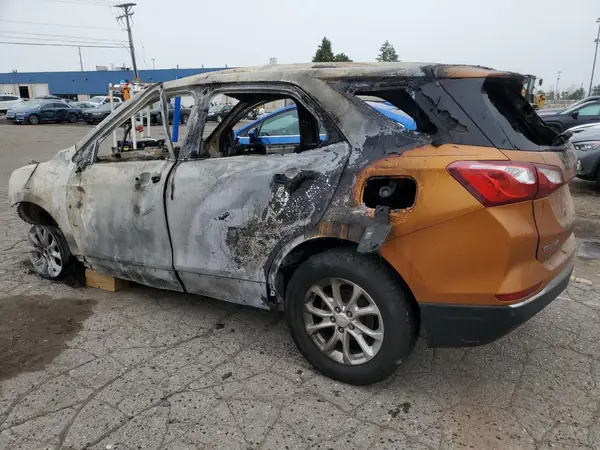 2GNAXJEVXJ6169095 2018 CHEVROLET EQUINOX - Image 2