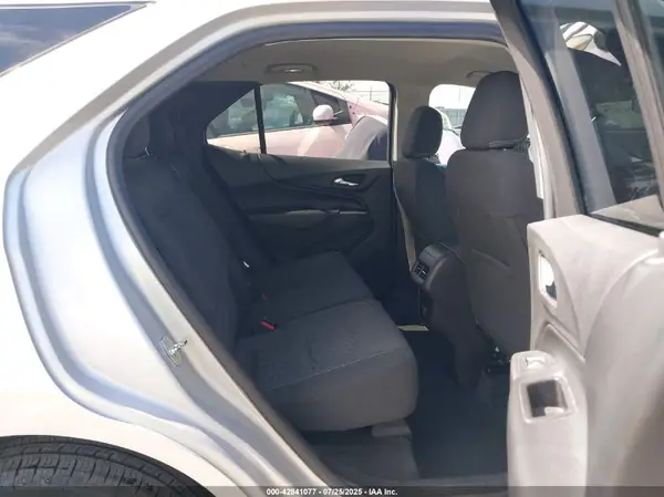 2GNAXJEVXJ6258567 2018 CHEVROLET EQUINOX - Image 8