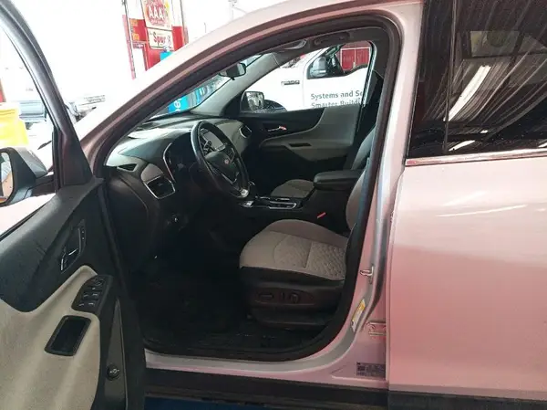 2GNAXJEVXL6239617 2020 CHEVROLET EQUINOX - Image 2