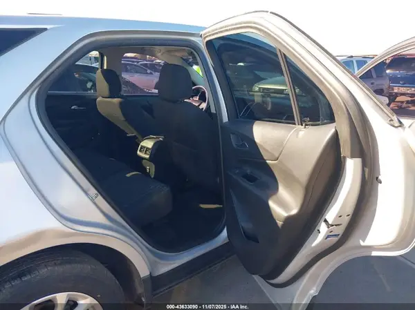 2GNAXKEV2K6221195 2019 CHEVROLET EQUINOX - Image 8