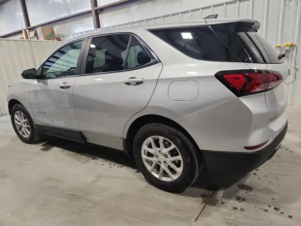 2GNAXKEV3N6112233 2022 CHEVROLET EQUINOX - Image 2