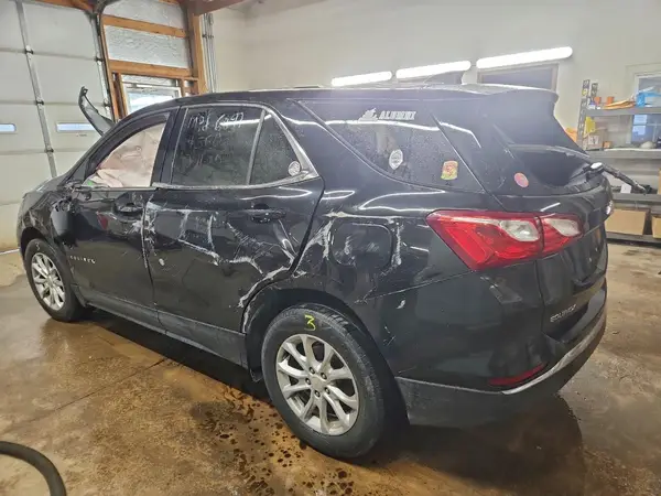 2GNAXKEV6K6104610 2019 CHEVROLET EQUINOX - Image 2