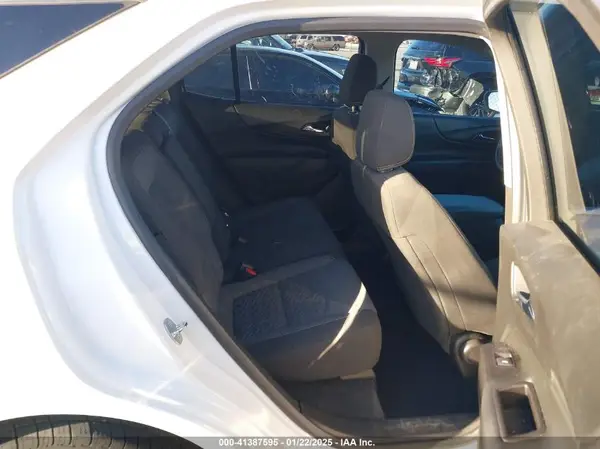 2GNAXKEV9N6104136 2022 CHEVROLET EQUINOX - Image 8