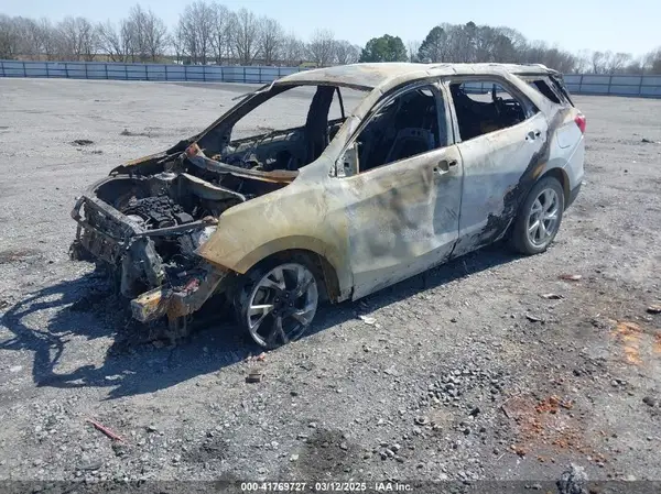 2GNAXKEX2J6220032 2018 CHEVROLET EQUINOX - Image 2