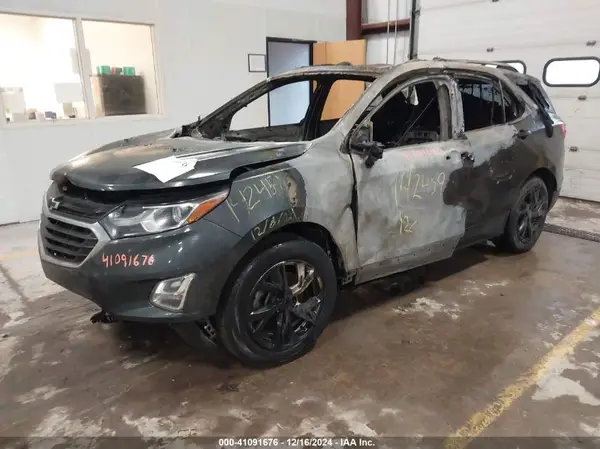 2GNAXLEX6K6167150 2019 CHEVROLET EQUINOX - Image 2