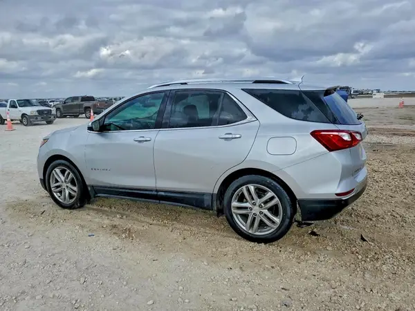 2GNAXMEV0J6170175 2018 CHEVROLET EQUINOX - Image 2