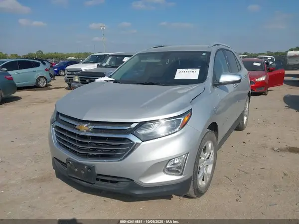 2GNAXMEV0J6296472 2018 CHEVROLET EQUINOX - Image 2