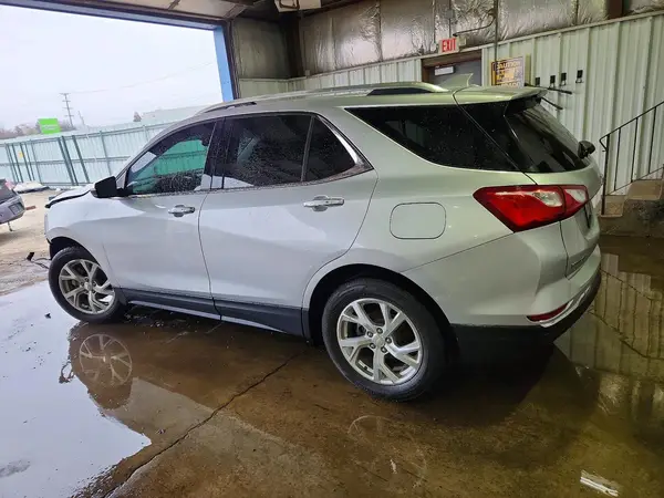 2GNAXMEV2J6233891 2018 CHEVROLET EQUINOX - Image 2