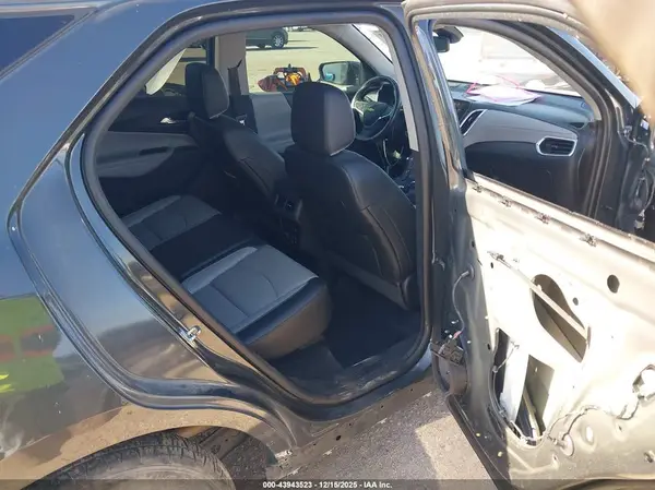 2GNAXMEVXJ6310328 2018 CHEVROLET EQUINOX - Image 8