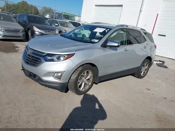 2GNAXNEV7K6135768 2019 CHEVROLET EQUINOX - Image 2