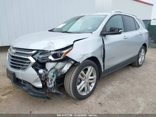 2GNAXPEX2K6225813 2019 CHEVROLET EQUINOX - Image 2