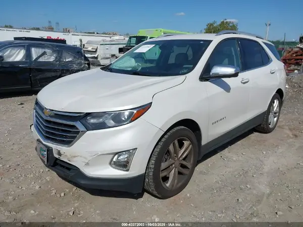 2GNAXPEX8K6180103 2019 CHEVROLET EQUINOX - Image 2