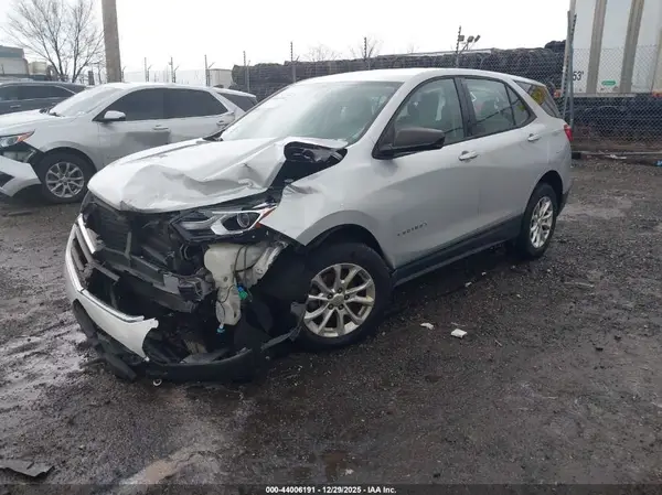 2GNAXREV2J6106846 2018 CHEVROLET EQUINOX - Image 2