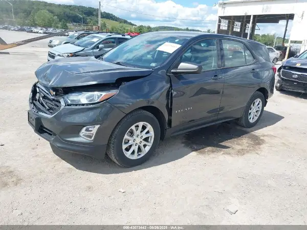 2GNAXREV4J6321368 2018 CHEVROLET EQUINOX - Image 2