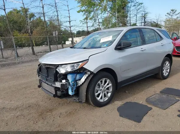 2GNAXREV4J6336825 2018 CHEVROLET EQUINOX - Image 2