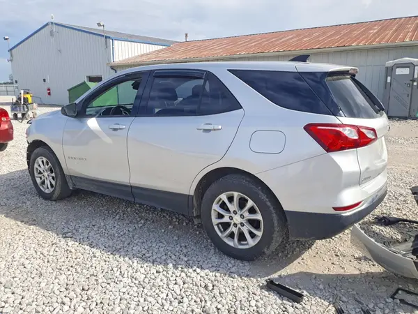 2GNAXREV5J6319631 2018 CHEVROLET EQUINOX - Image 2