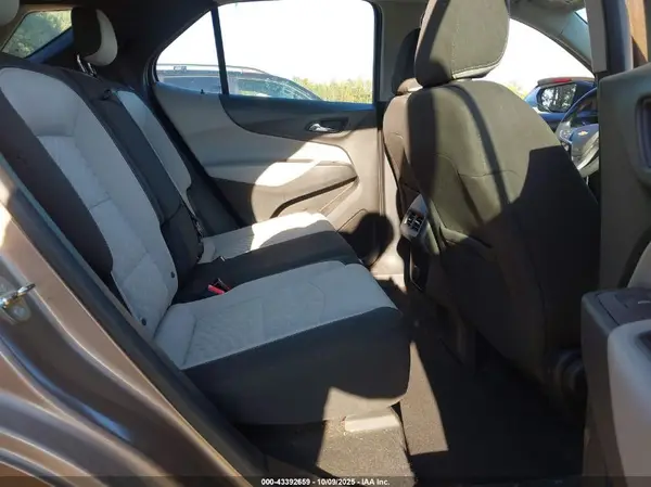 2GNAXREV6J6191996 2018 CHEVROLET EQUINOX - Image 8