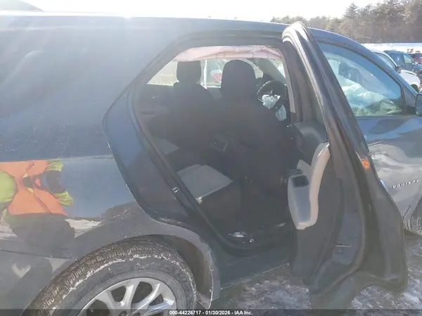 2GNAXREV6J6270861 2018 CHEVROLET EQUINOX - Image 8