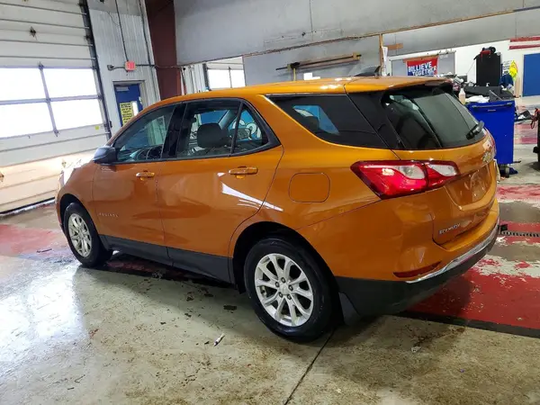 2GNAXREV8J6107564 2018 CHEVROLET EQUINOX - Image 2