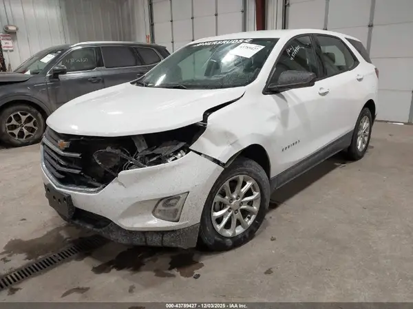 2GNAXREV8J6137700 2018 CHEVROLET EQUINOX - Image 2
