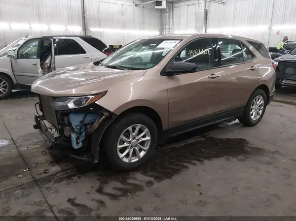 2GNAXREV8J6206000 2018 CHEVROLET EQUINOX - Image 2