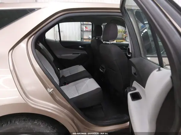 2GNAXREV8J6206000 2018 CHEVROLET EQUINOX - Image 8