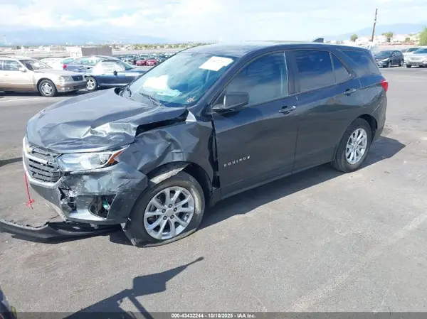 2GNAXREV8J6217577 2018 CHEVROLET EQUINOX - Image 2
