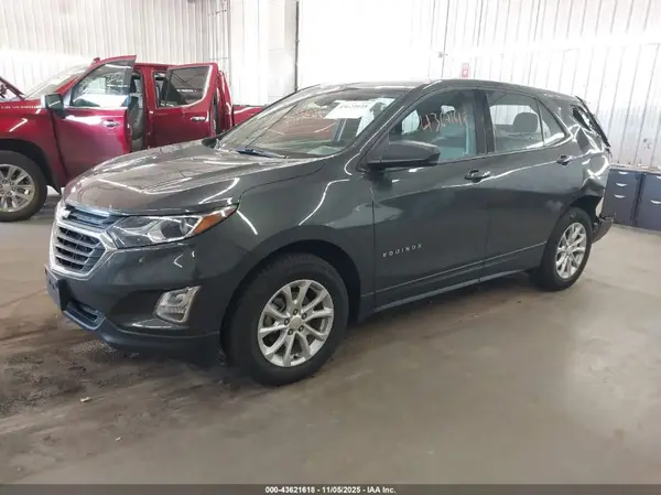 2GNAXREV8J6319462 2018 CHEVROLET EQUINOX - Image 2